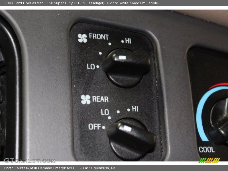 Oxford White / Medium Pebble 2004 Ford E Series Van E350 Super Duty XLT 15 Passenger