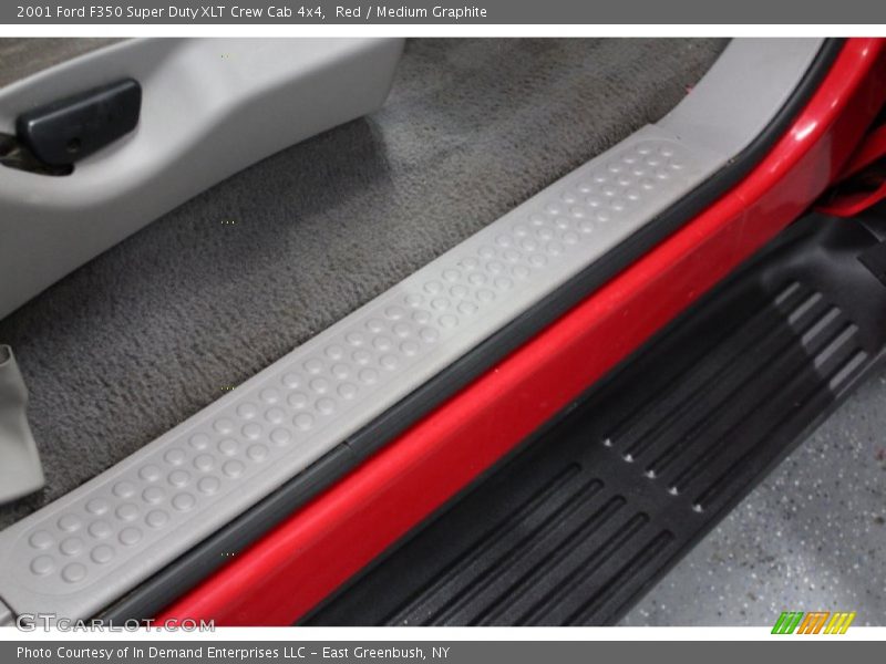 Red / Medium Graphite 2001 Ford F350 Super Duty XLT Crew Cab 4x4