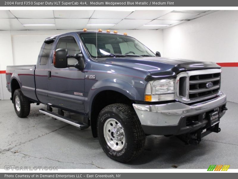 Medium Wedgewood Blue Metallic / Medium Flint 2004 Ford F350 Super Duty XLT SuperCab 4x4