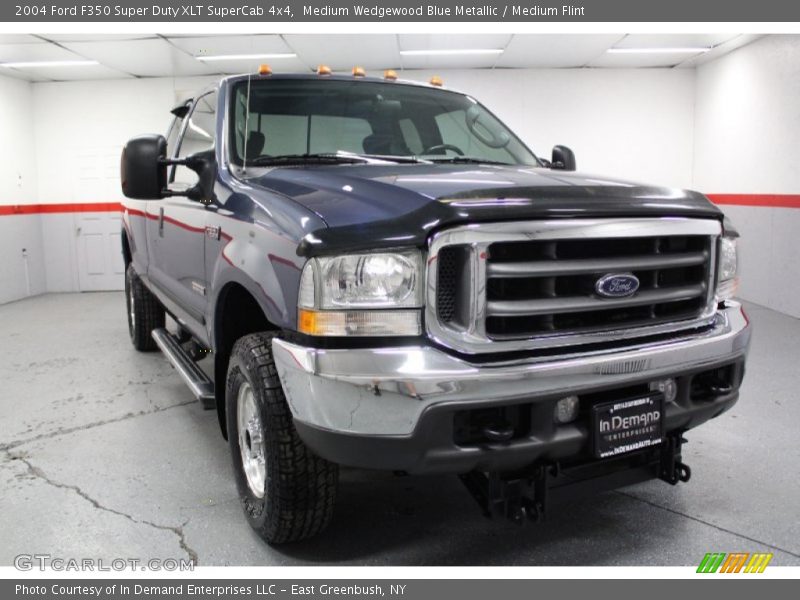 Medium Wedgewood Blue Metallic / Medium Flint 2004 Ford F350 Super Duty XLT SuperCab 4x4