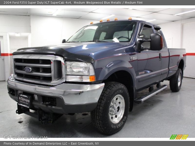 Medium Wedgewood Blue Metallic / Medium Flint 2004 Ford F350 Super Duty XLT SuperCab 4x4