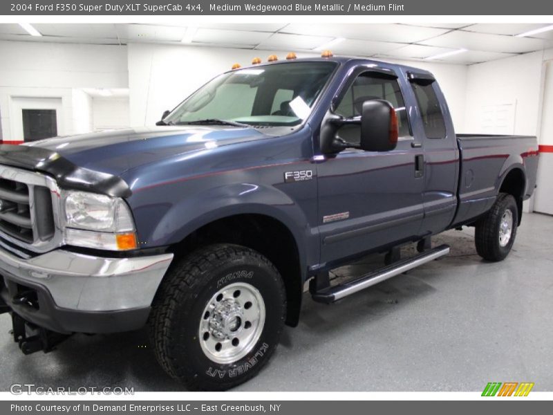 Medium Wedgewood Blue Metallic / Medium Flint 2004 Ford F350 Super Duty XLT SuperCab 4x4