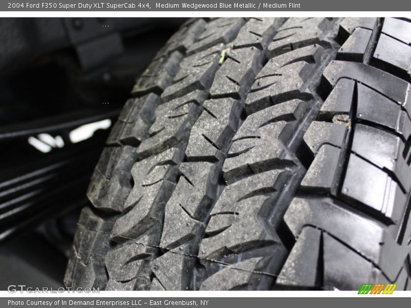 Medium Wedgewood Blue Metallic / Medium Flint 2004 Ford F350 Super Duty XLT SuperCab 4x4