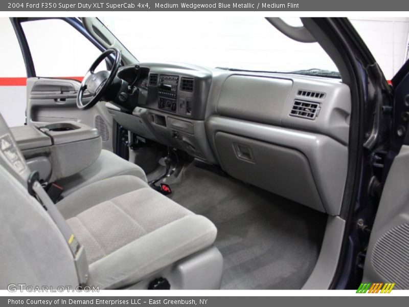  2004 F350 Super Duty XLT SuperCab 4x4 Medium Flint Interior