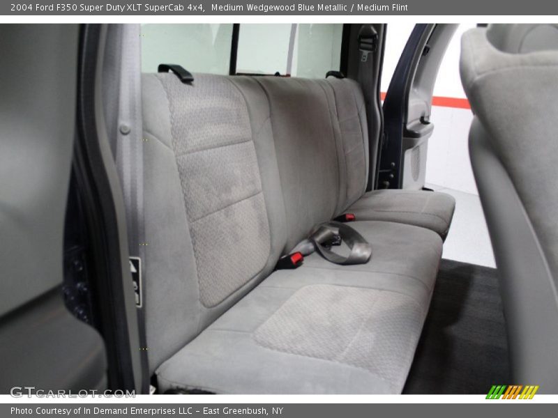 Medium Wedgewood Blue Metallic / Medium Flint 2004 Ford F350 Super Duty XLT SuperCab 4x4