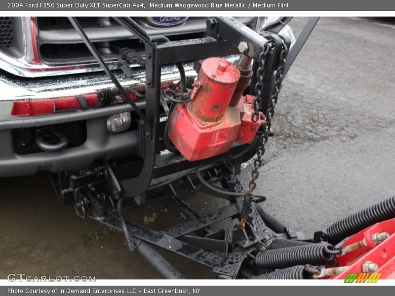Western Snow Plow - 2004 Ford F350 Super Duty XLT SuperCab 4x4