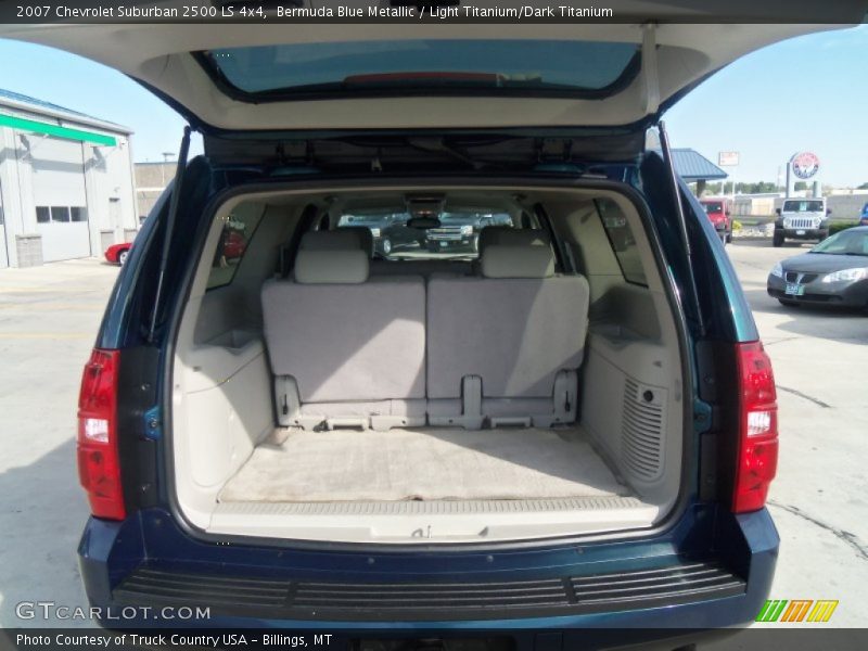 Bermuda Blue Metallic / Light Titanium/Dark Titanium 2007 Chevrolet Suburban 2500 LS 4x4