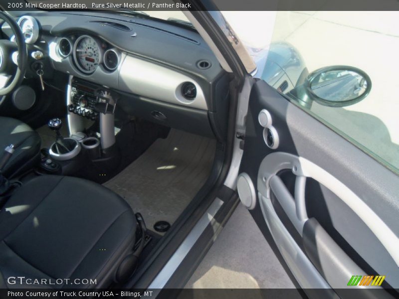 Pure Silver Metallic / Panther Black 2005 Mini Cooper Hardtop