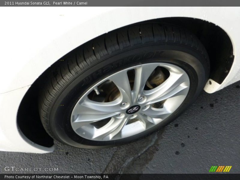 Pearl White / Camel 2011 Hyundai Sonata GLS