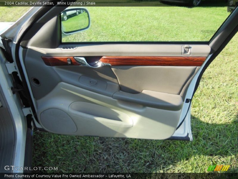 White Lightning / Shale 2004 Cadillac DeVille Sedan