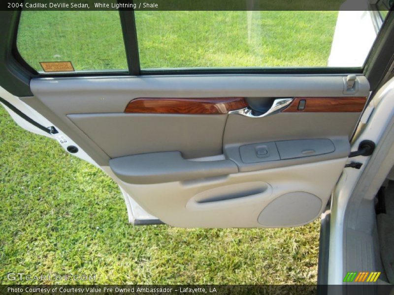 White Lightning / Shale 2004 Cadillac DeVille Sedan