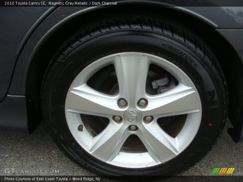 Magnetic Gray Metallic / Dark Charcoal 2010 Toyota Camry SE