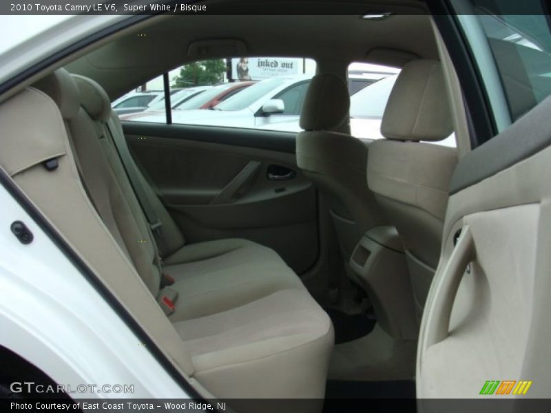 Super White / Bisque 2010 Toyota Camry LE V6