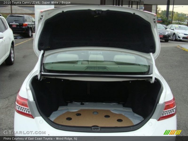Super White / Bisque 2010 Toyota Camry LE V6