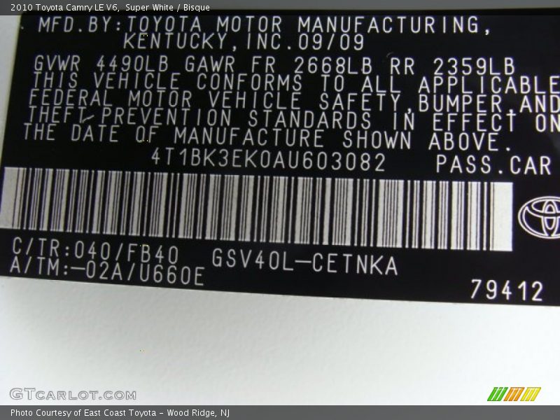 Super White / Bisque 2010 Toyota Camry LE V6