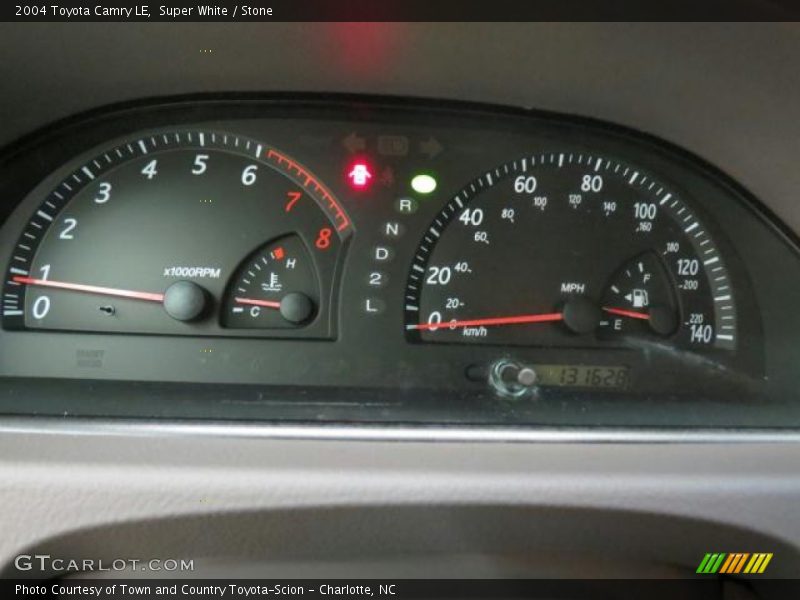Super White / Stone 2004 Toyota Camry LE