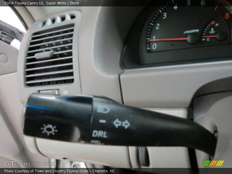 Super White / Stone 2004 Toyota Camry LE