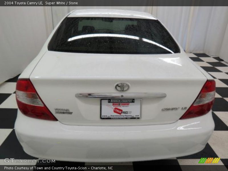Super White / Stone 2004 Toyota Camry LE