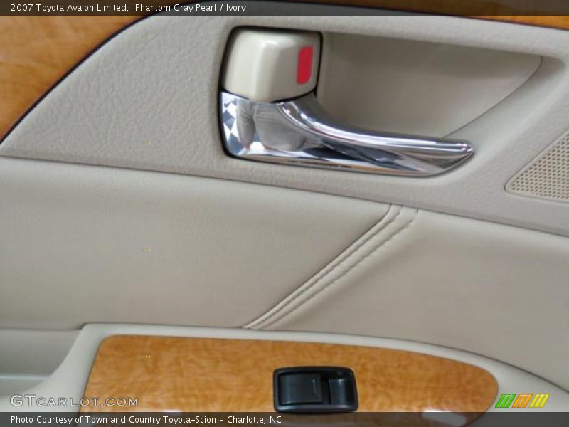 Phantom Gray Pearl / Ivory 2007 Toyota Avalon Limited