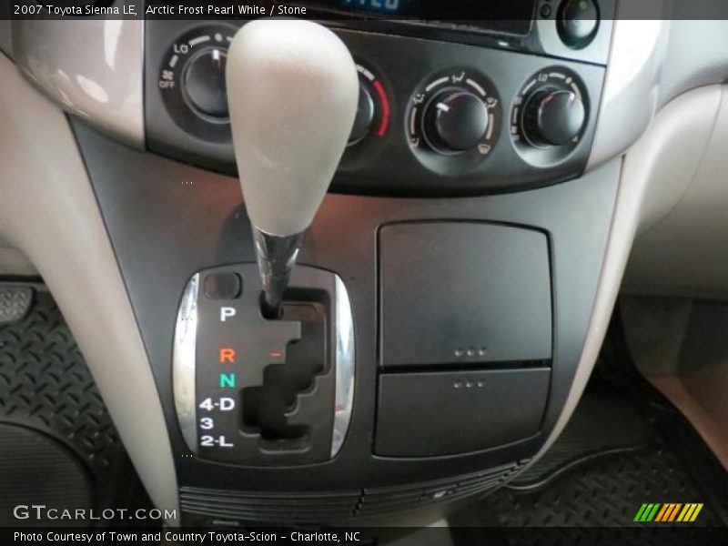 Arctic Frost Pearl White / Stone 2007 Toyota Sienna LE