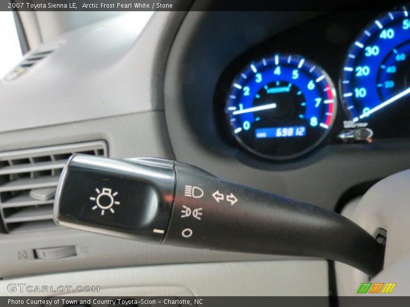 Arctic Frost Pearl White / Stone 2007 Toyota Sienna LE