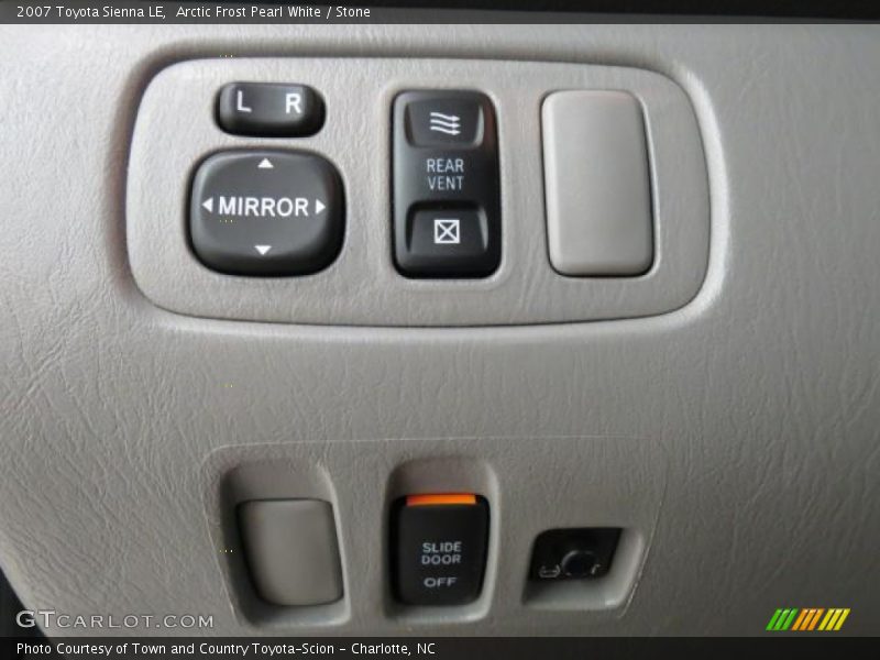 Arctic Frost Pearl White / Stone 2007 Toyota Sienna LE