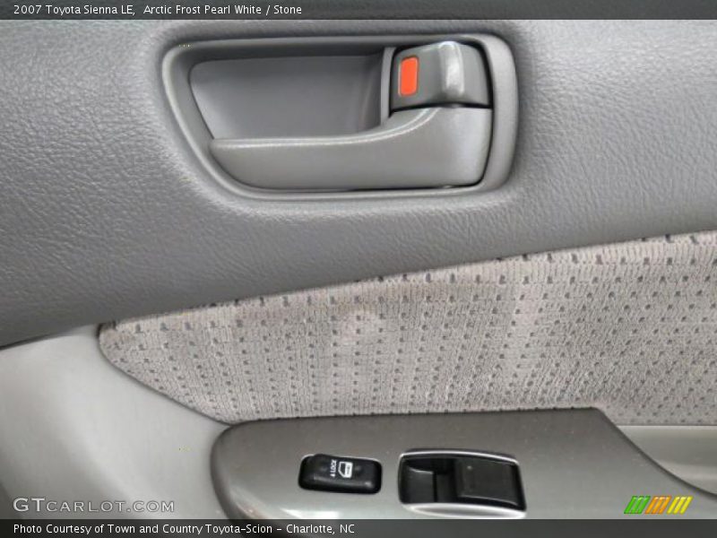 Arctic Frost Pearl White / Stone 2007 Toyota Sienna LE