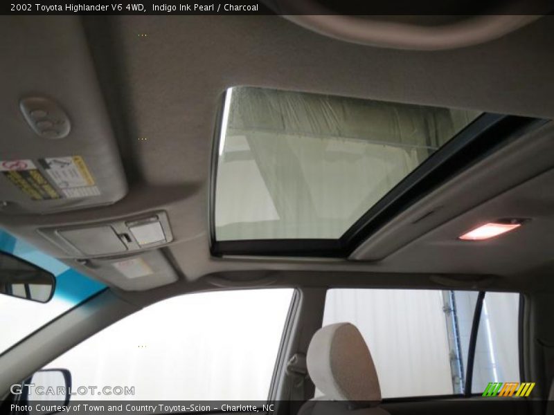 Indigo Ink Pearl / Charcoal 2002 Toyota Highlander V6 4WD