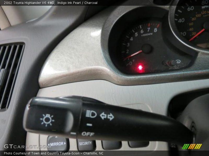 Indigo Ink Pearl / Charcoal 2002 Toyota Highlander V6 4WD
