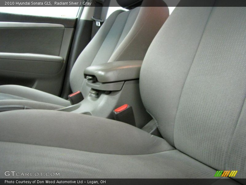 Radiant Silver / Gray 2010 Hyundai Sonata GLS