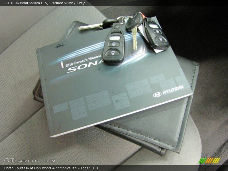 Radiant Silver / Gray 2010 Hyundai Sonata GLS