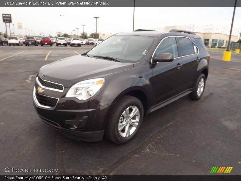 Front 3/4 View of 2013 Equinox LT