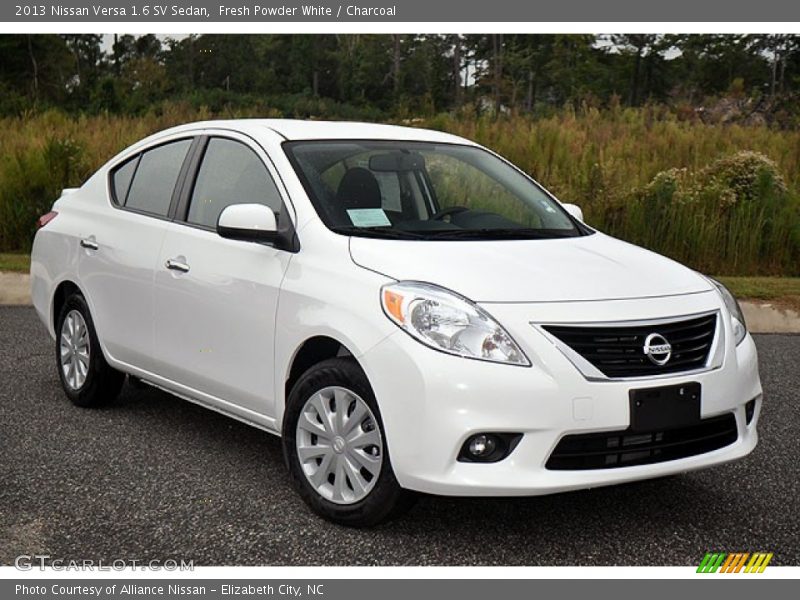 Front 3/4 View of 2013 Versa 1.6 SV Sedan