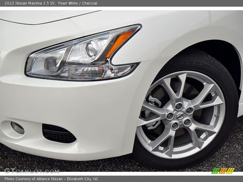Pearl White / Charcoal 2013 Nissan Maxima 3.5 SV