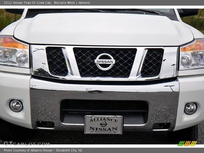 Blizzard White / Almond 2012 Nissan Titan SV Crew Cab