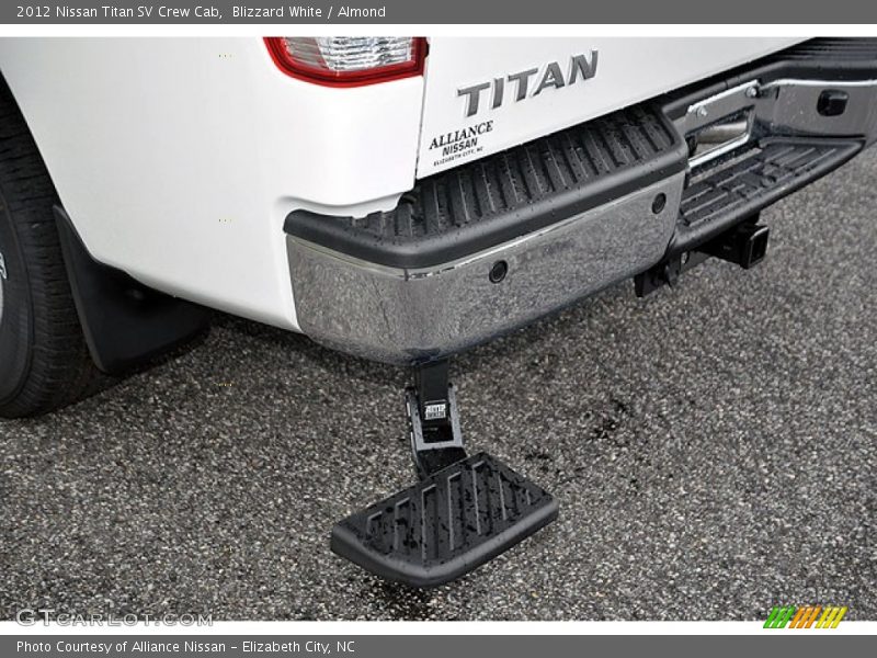 Blizzard White / Almond 2012 Nissan Titan SV Crew Cab