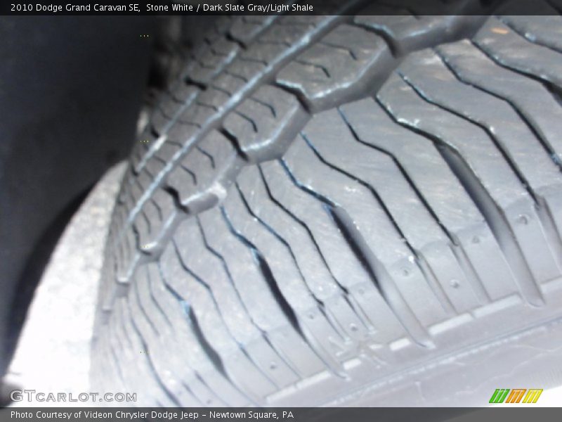 Stone White / Dark Slate Gray/Light Shale 2010 Dodge Grand Caravan SE