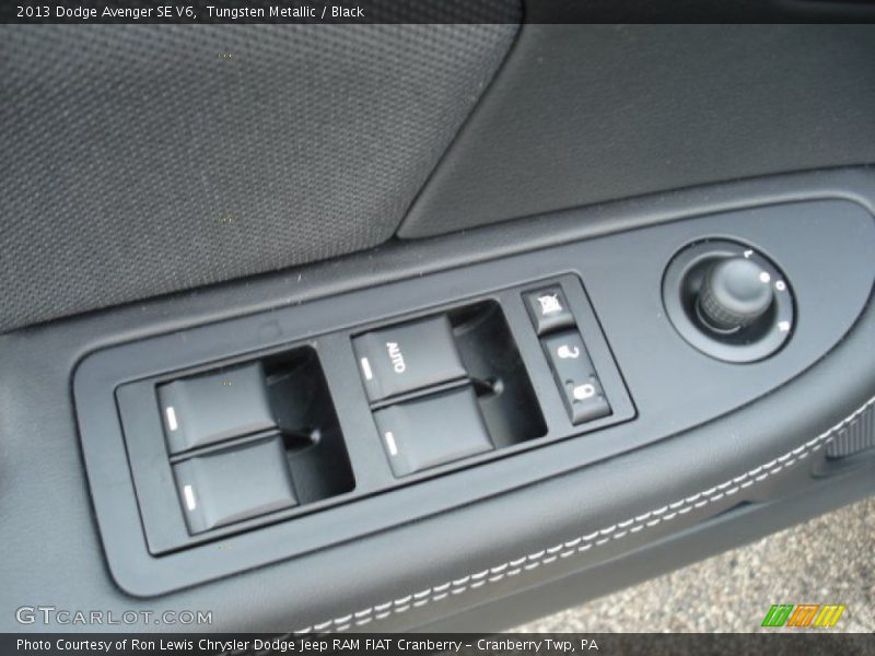 Tungsten Metallic / Black 2013 Dodge Avenger SE V6