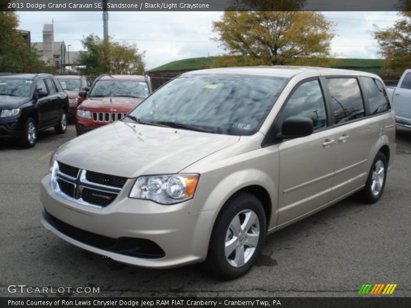 Sandstone / Black/Light Graystone 2013 Dodge Grand Caravan SE