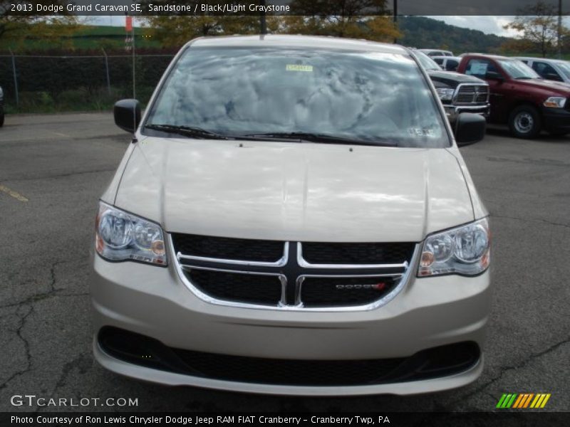 Sandstone / Black/Light Graystone 2013 Dodge Grand Caravan SE