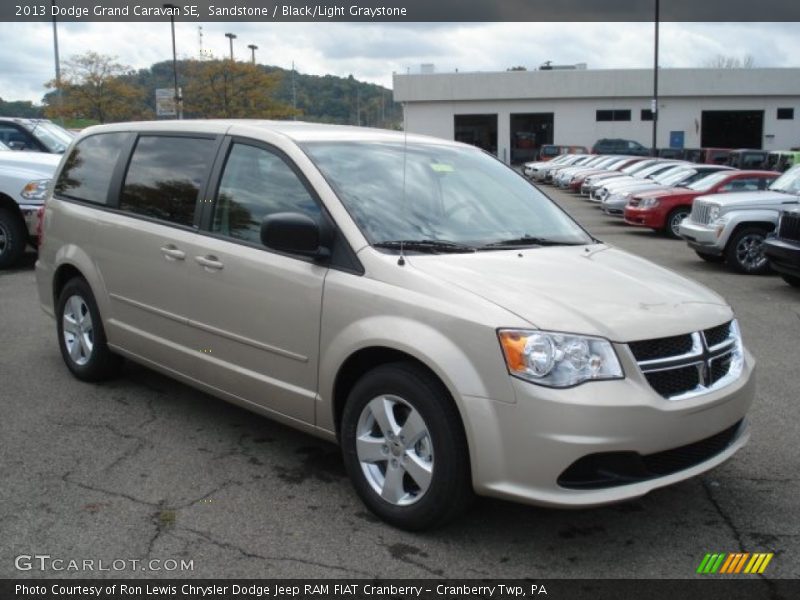 Sandstone / Black/Light Graystone 2013 Dodge Grand Caravan SE