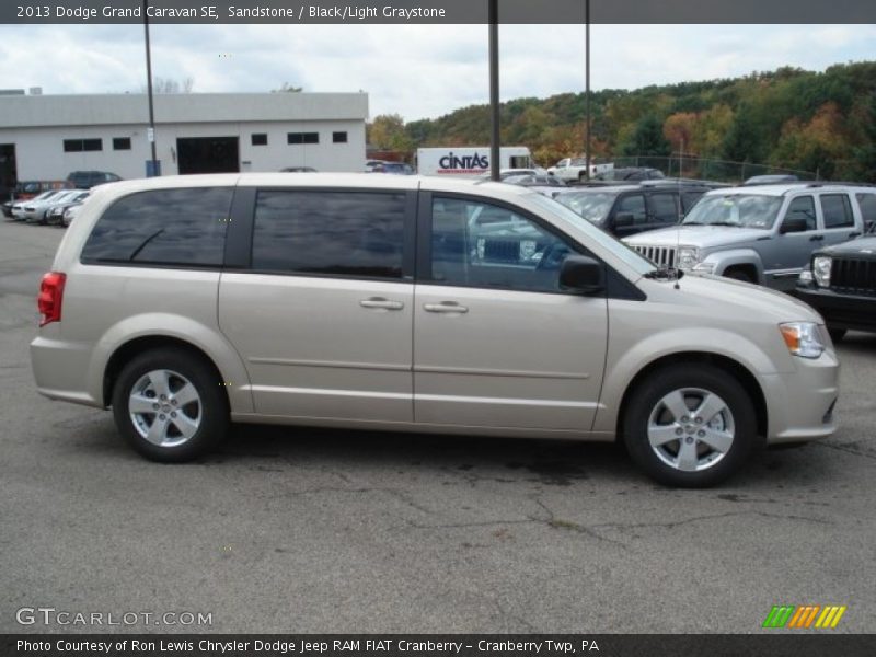 Sandstone / Black/Light Graystone 2013 Dodge Grand Caravan SE