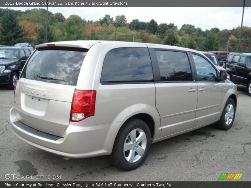 Sandstone / Black/Light Graystone 2013 Dodge Grand Caravan SE