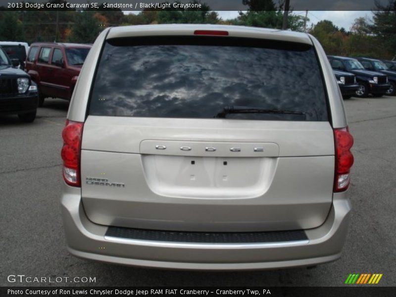Sandstone / Black/Light Graystone 2013 Dodge Grand Caravan SE