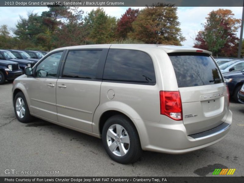 Sandstone / Black/Light Graystone 2013 Dodge Grand Caravan SE