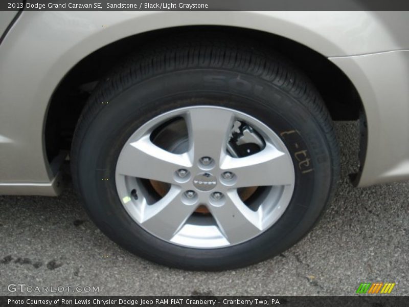 Sandstone / Black/Light Graystone 2013 Dodge Grand Caravan SE