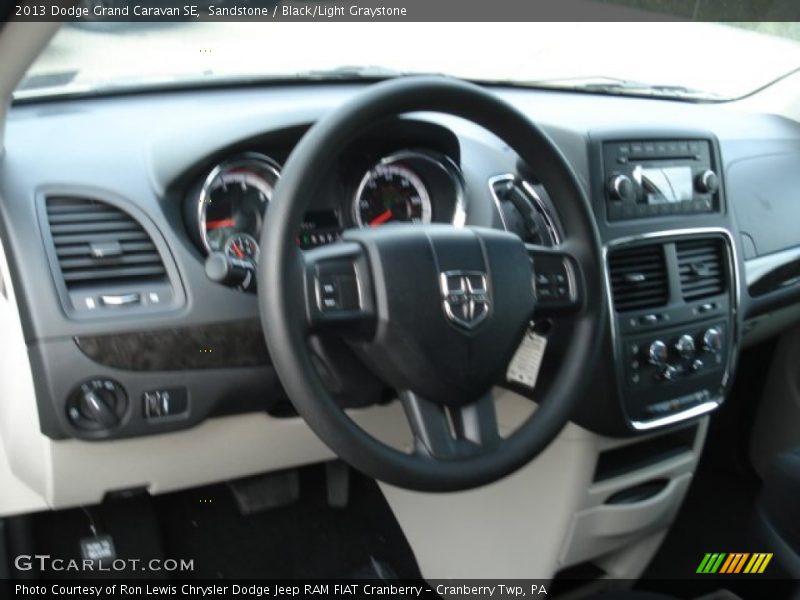Sandstone / Black/Light Graystone 2013 Dodge Grand Caravan SE