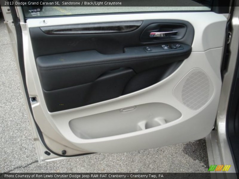 Sandstone / Black/Light Graystone 2013 Dodge Grand Caravan SE