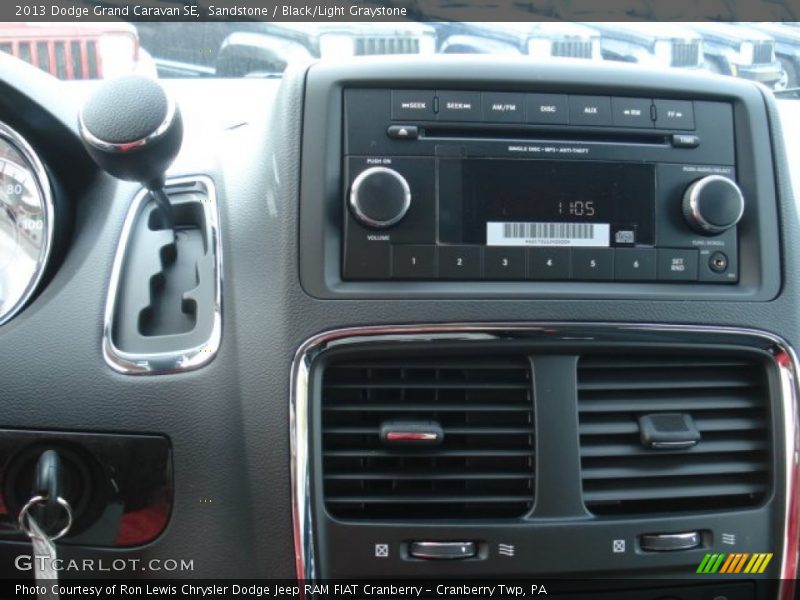 Sandstone / Black/Light Graystone 2013 Dodge Grand Caravan SE