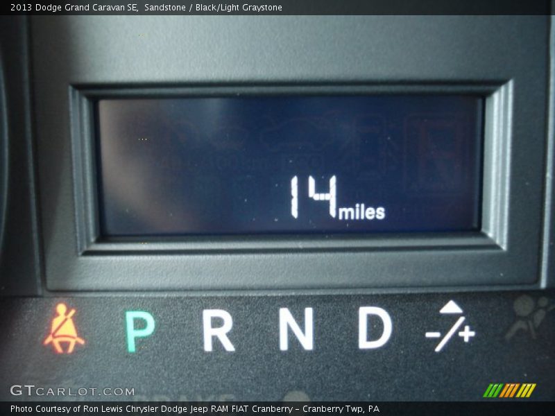 Sandstone / Black/Light Graystone 2013 Dodge Grand Caravan SE
